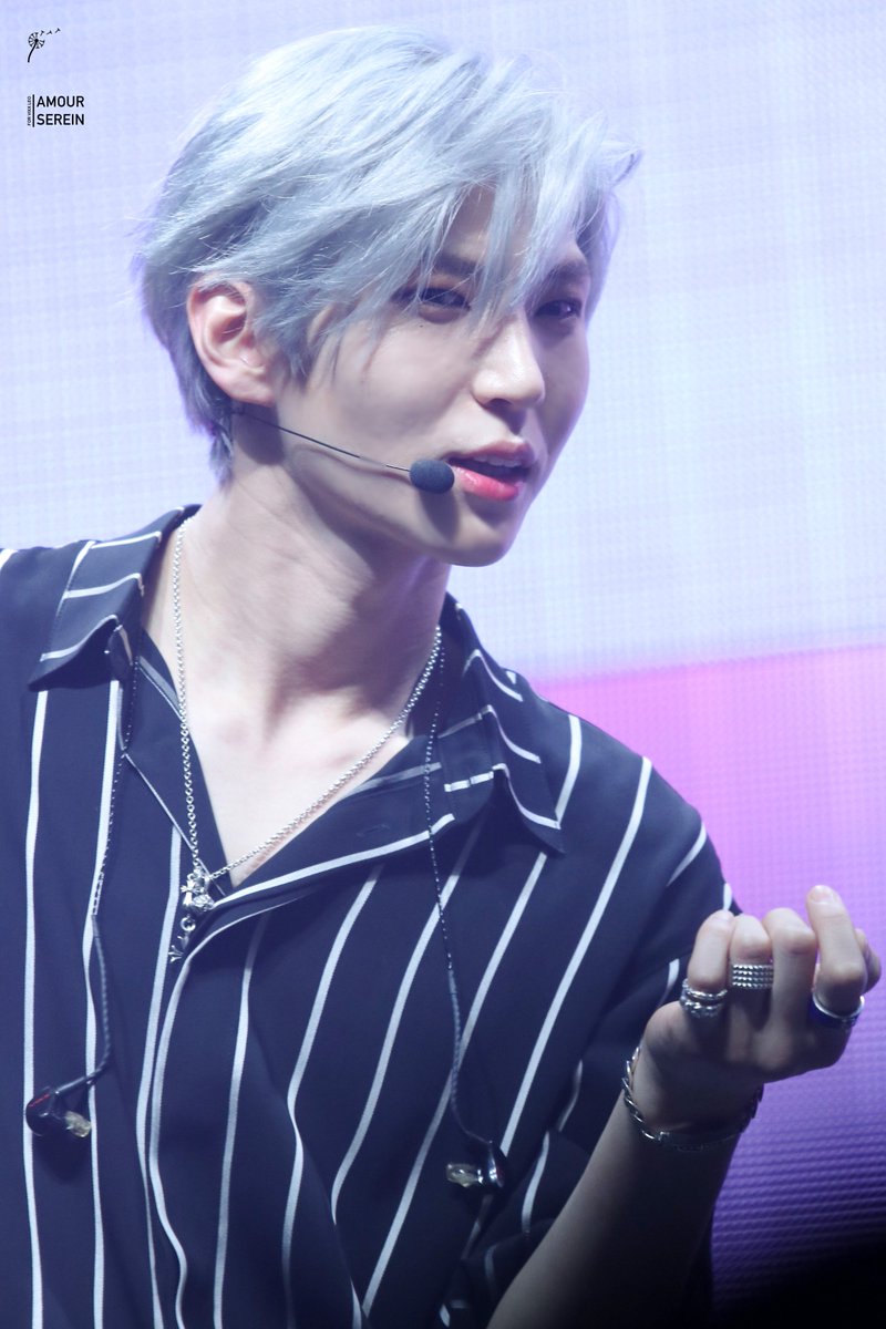 serein1110's tweet photo. 180417 쇼케이스 HQ
#레오 #택운 #빅스 #VIXX #EAU_DE_VIXX 
@JUNGTW_LEO 
눈이 부셔도
내 하늘엔 오직 너뿐야 🌞 https://t.co/4rCHIeXvRD