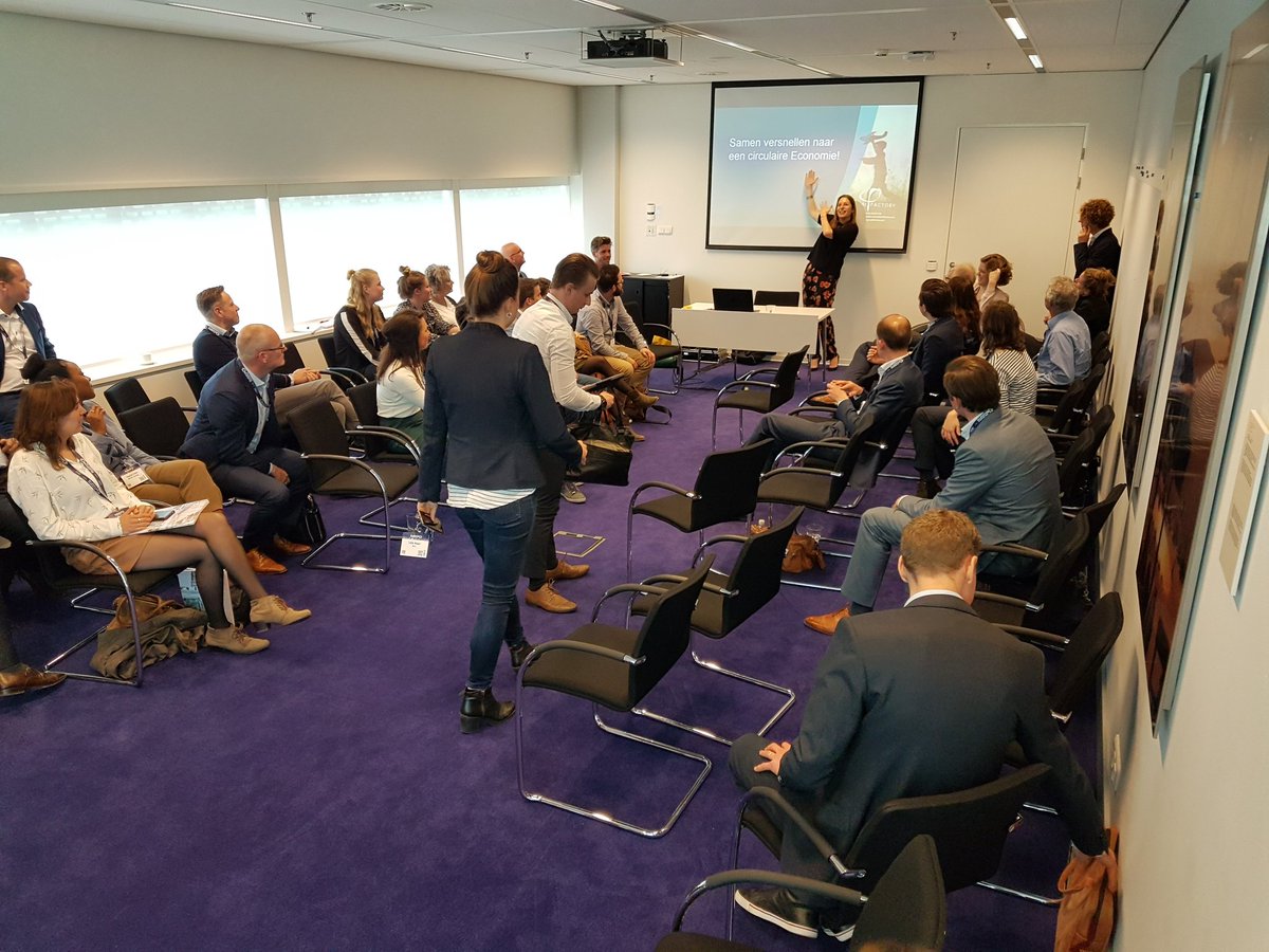 WimKooyman's tweet photo. Super dynamische workshop @YR_Watson @PHI_Factory tijdens #workplaceday @1SmartWorkPlace. Over versnellen van #circulariteit. https://t.co/BTkM7OJqjF