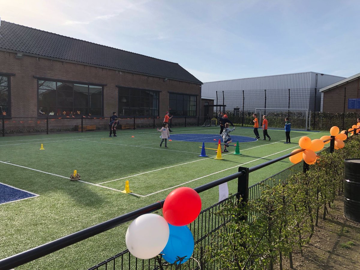 ZLM De Ark in Oud-Beijerland @csgdewaard hebben de <a href="/koningsspelen/">Koningsspelen NL</a> alvast gevierd! En o, wat is het een feest. Nikki is namens #hwactief aanwezig ter ondersteuning. Wat zijn wij toch blij om het plezier op alle gezichten te zien. Iedereen die hier aan heeft meegeholpen bedankt!