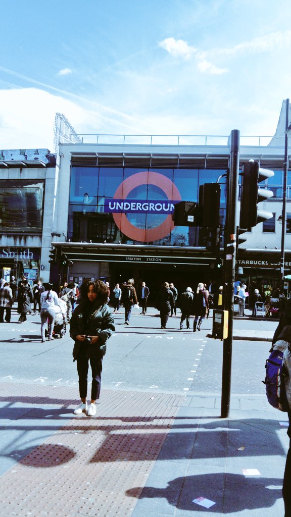 enthusemag's tweet photo. @Ubuntugraphy and I just chatted to our first #ThirdCultureKid right in the heart of #Brixton. Marta is a British Angolan Travel Photographer! We can't wait to share our finds π #ExpaCreates #SouthernAfricanArts #ConnectSouthUK// #ENTHUSE https://t.co/zY4ffQSOar