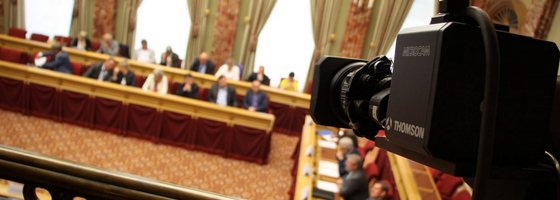 ChambreLux's tweet photo. 🎥 Kuckt elo d’ëffentlech Sëtzung an der #chambrelux 
▶️https://t.co/meqw82QKVC 
▪️Assermentatioun vun 2 nei Deputéierten @AsselbornBintz @SamTanson an Eierentitelen fir @claudeadam @Roger_Negri 
▪️Froestonn un @gouv_lu
▪️Ofstëmmung iwwer 4 Gesetzprojeten https://t.co/PZOLnf3g1I