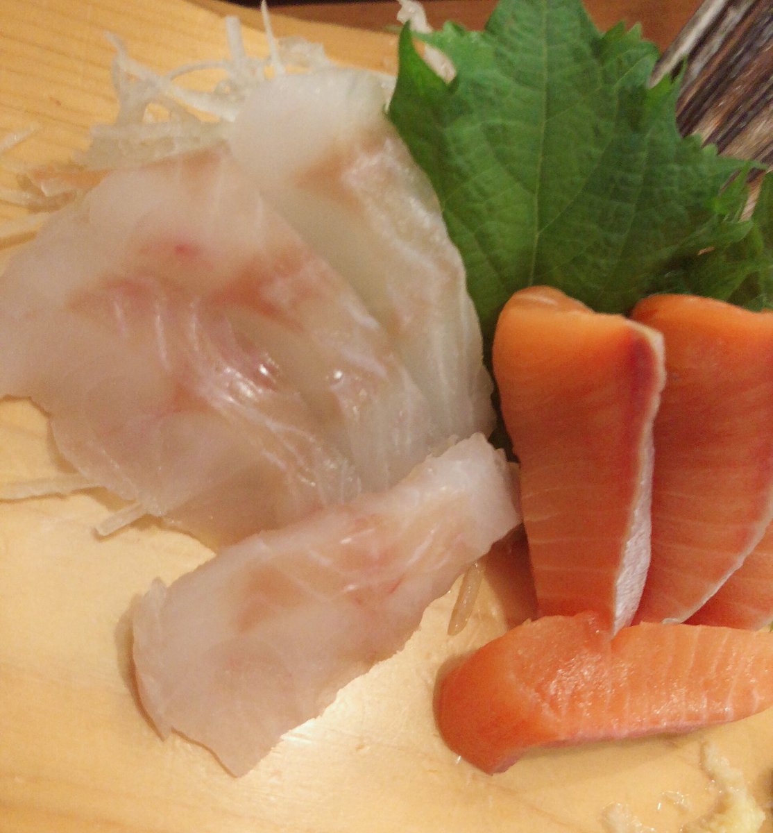 濱野大輝 初めて食べた 左は ソイ 右は サクラマス ソイはコリコリでサッパリ白身魚 とっても美味しい サクラマス は まあ フツーのマス 濱野大輝 初めて食べた 左は ソイ 右は サクラマス ソイはコリコリでサッパリ白身魚 とっても美味しい サクラマス は まあ フツーのマス