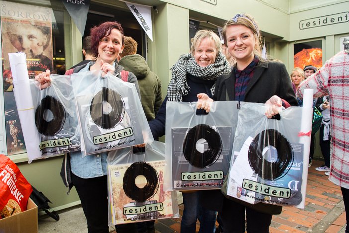 #Brighton is participating in <a href="/RSDUK/">Record Store Day UK</a> this Saturday. With up to 25 off our city breaks you can check out the independent shops hosting performances and exclusive vinyl. Click the link for more offers. - mailchi.mp/citypad/bright…