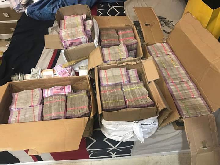 RSBHAT's tweet photo. The prestitute media is shouting over their balls about cash crunch .. But do any of them @TimesNow @republic @CNNnews18 &amp; @IndiaToday have balls to take about cash distribution by Congress in Karnataka elections ? @kailashwg @surnell https://t.co/shvcWIoGn5