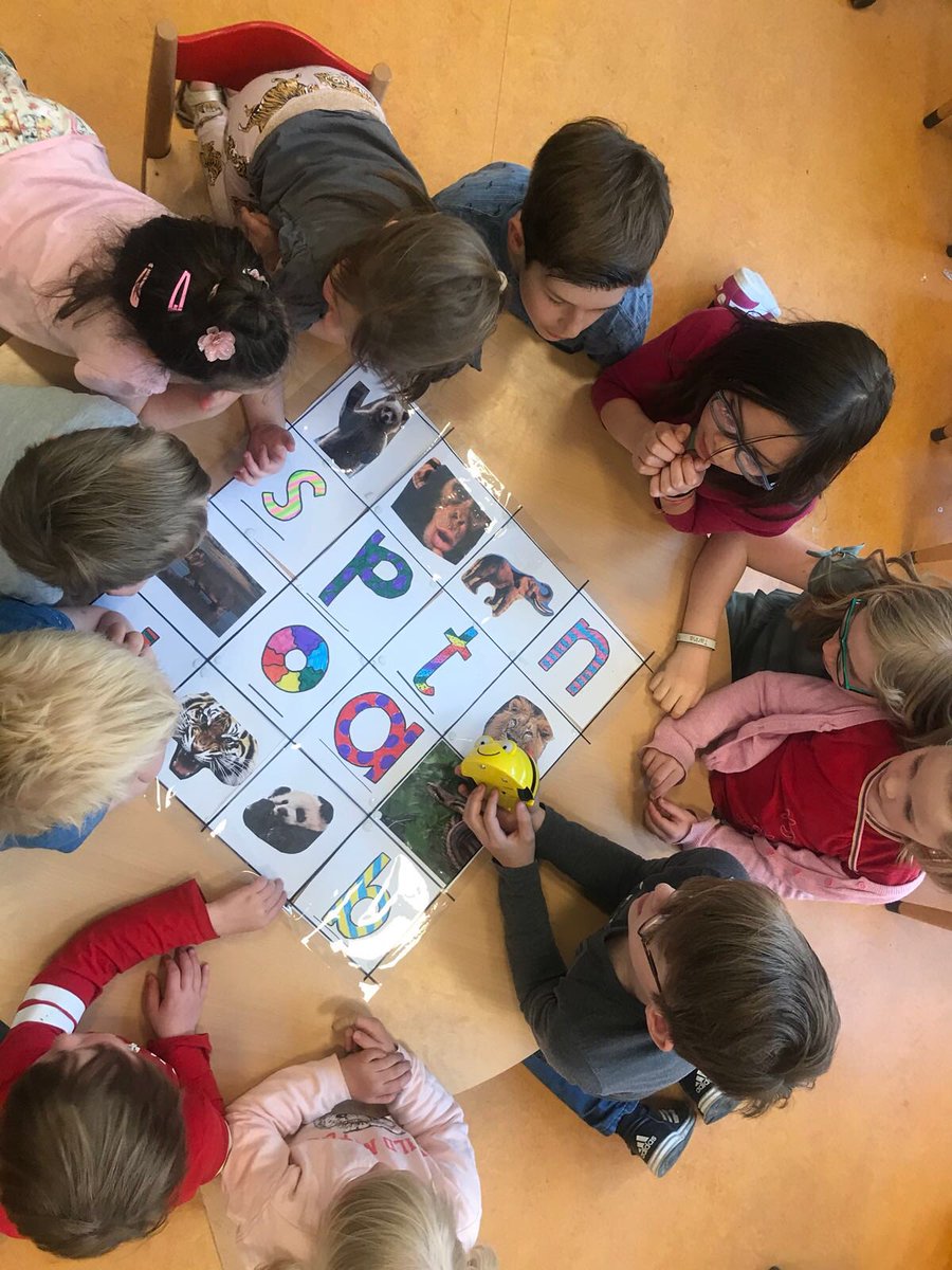 Groep 7 heeft een mooie beebot les gemaakt voor de kleuters!