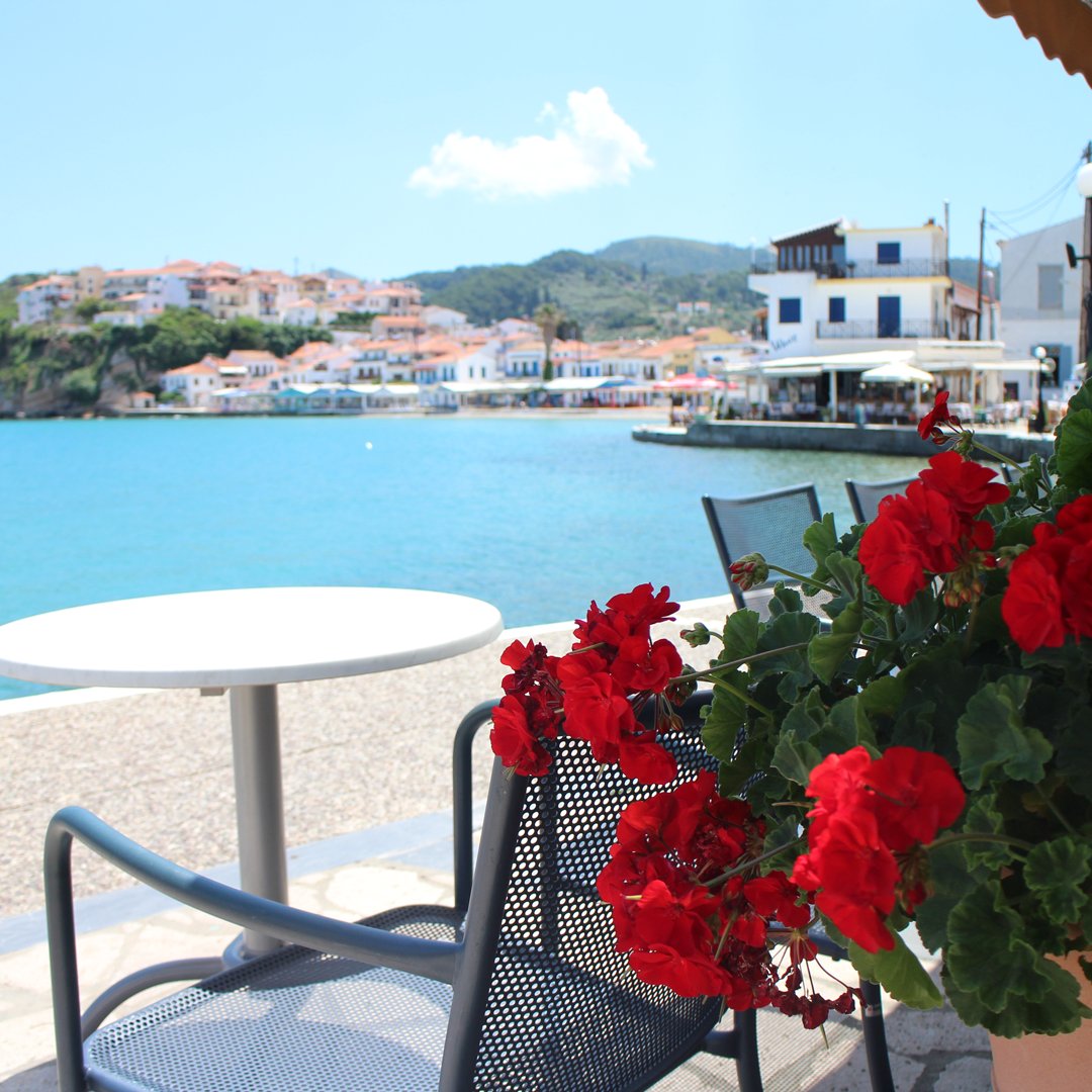 samosferibotu's tweet photo. Samos - Kokkari Kasabası
#samos #sisam #seyahat #feribot #samosaferibot #sisamferibotu #gezilecekyerler #gezi #seyahatrehberi #kokkari #summer #sunshine #travel #travelgram #instagood #instamood #travelworld #greece #visitgreece #greekislands #ferry #ferryticket https://t.co/cMJiGdx8bz