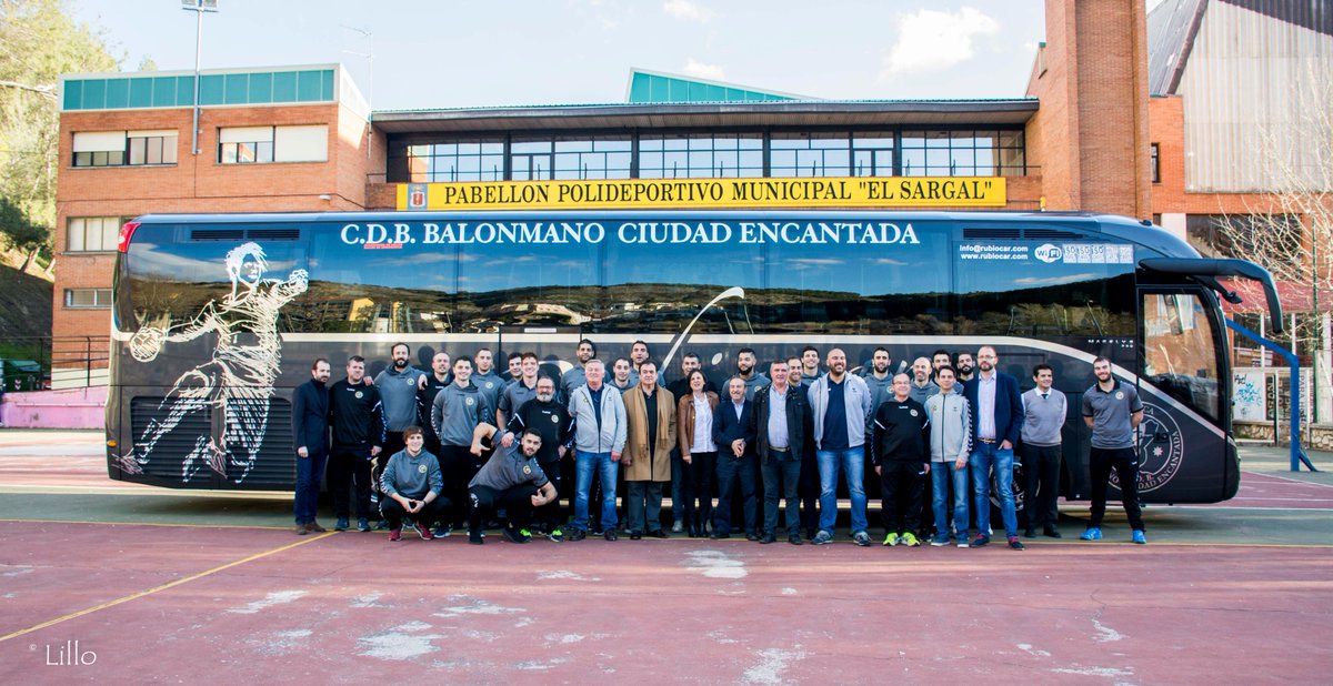 BMCdadEncantada's tweet photo. El sábado pasado, tras el derbi, presentamos el nuevo autobús de @RubiocarSA con el que realizaremos nuestros desplazamientos.
#Rubiocar #SubeQueNosVamos https://t.co/sL43EUHevt