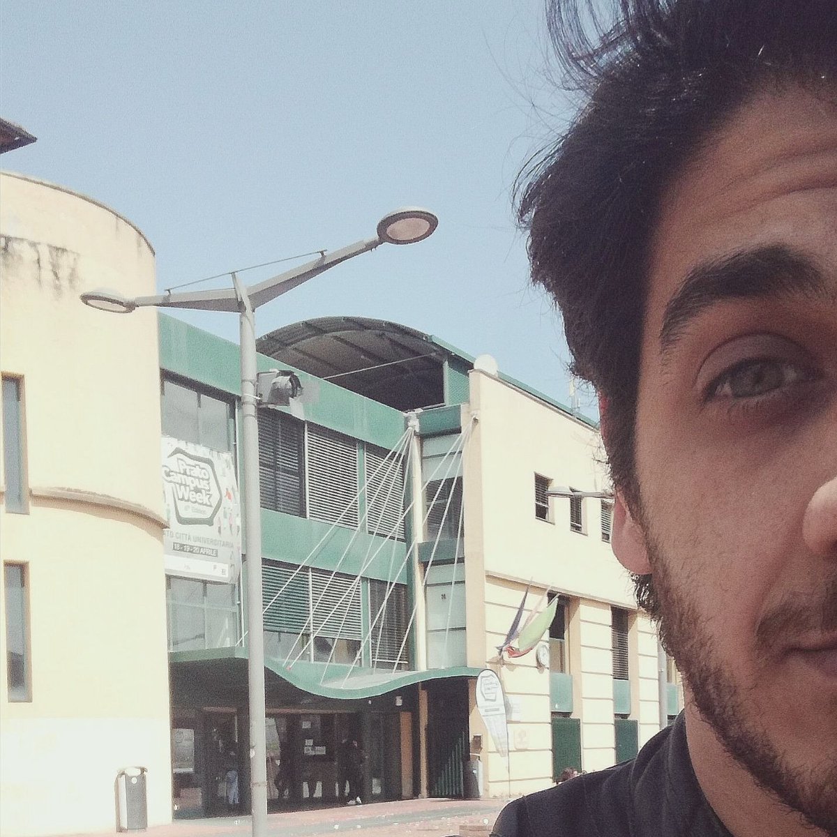 Mirkoeilcane's tweet photo. Oggi sono al @pinpoloprato di Prato. 
Non c'ero mai stato a Prato, bella. 
Manco all'università c'ero mai stato, bella. 
Anzi no. 
Una volta ho accompagnato un'amica a "Lettere" di @UnivRoma3. 
Bellotutto. 
Tra poco canticchio a @RadioSpinPrato
Ciao. #mirkoeilcane 

#uniwebtour https://t.co/p7MQwaPwBB