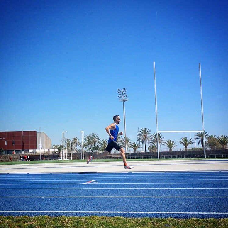 carlosrojo85's tweet photo. ¡Otro día en la oficina! 👊

Vaya calentón de entrenamiento, por los ritmos y por el calor que ha hecho.

Otra pájara de campeonato, pero cumpliendo los ritmos pensados previamente. ¡Vamos bien!

¡Seguimos! 🏃🏻‍♂️💨

#atletismo #atleta #run #running #feedyourdreams #gymforless https://t.co/U2YhRfXV12