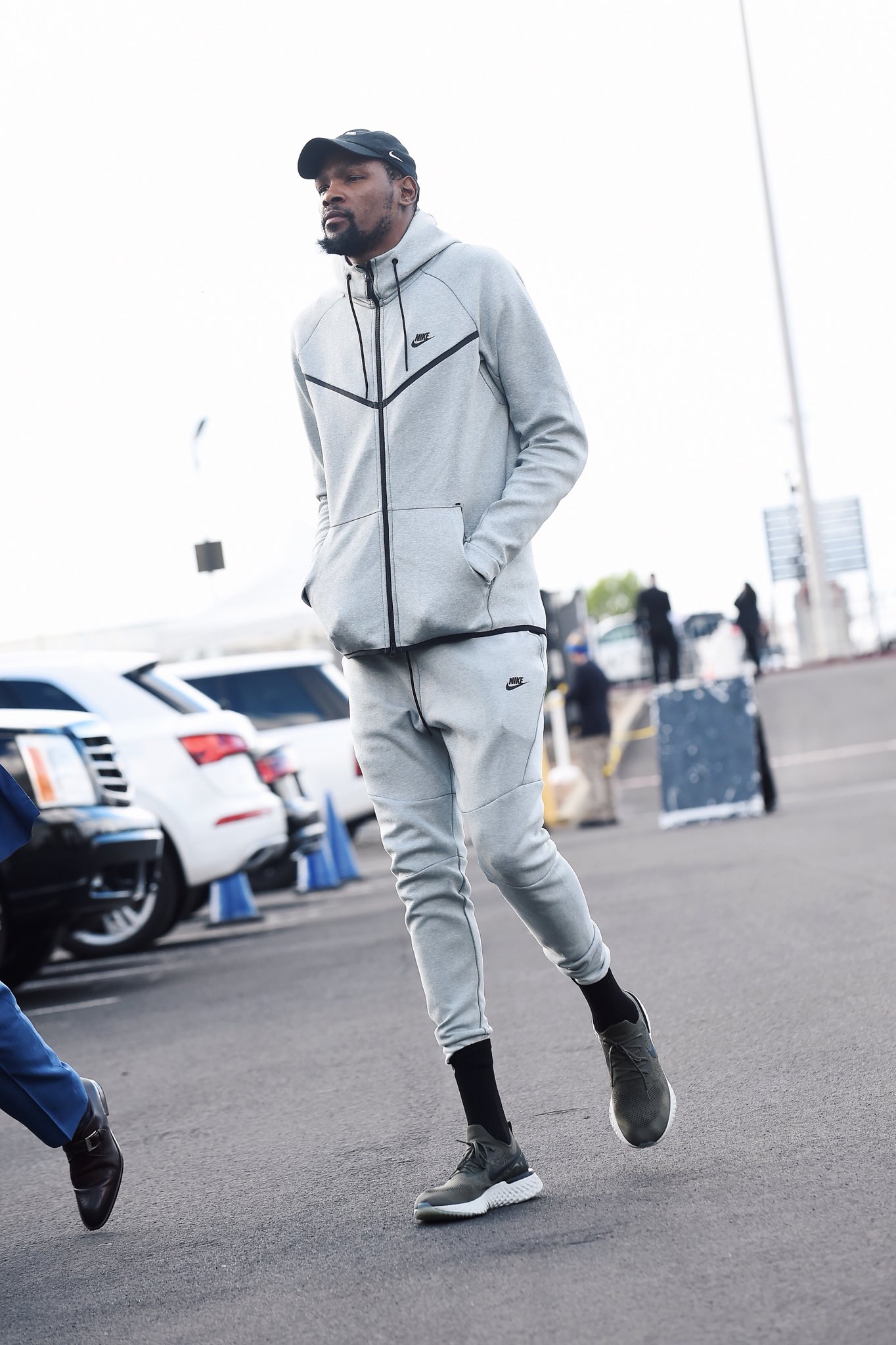 B/R Kicks on X: Tech Fleece all day. @KDTrey5 wearing the Nike