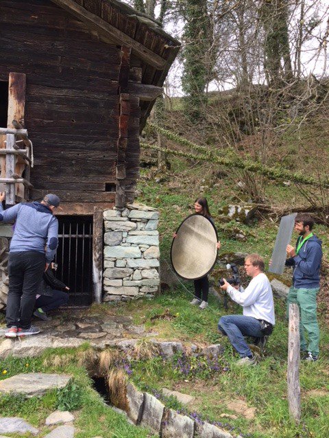 Gute Stimmung beim Fotoshooting auf dem Ballenberg. Foxtrail Ballenberg Eröffnung ist am 4. Mai!
Il y avait de l'ambiance lors du shooting photo au Musée suisse en plein air Ballenberg. Le lancement du Foxtrail Ballenberg aura lieu le 4 mai! 🦊🐾