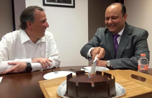 EdsonJoan's tweet photo. "#YoMero soy amigo de los corruptos y rateros que saquean a #México" @JoseAMeadeK #FelizMartes https://t.co/iu1RRrz3Di