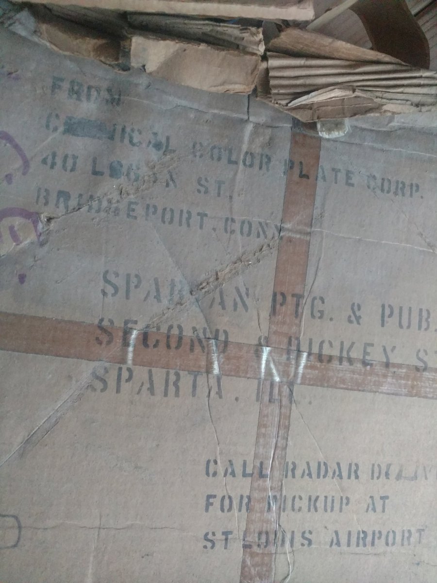 KISSMOB718's tweet photo. Is everyone ready to see what is inside the box??? https://t.co/r5xPfWsZRN