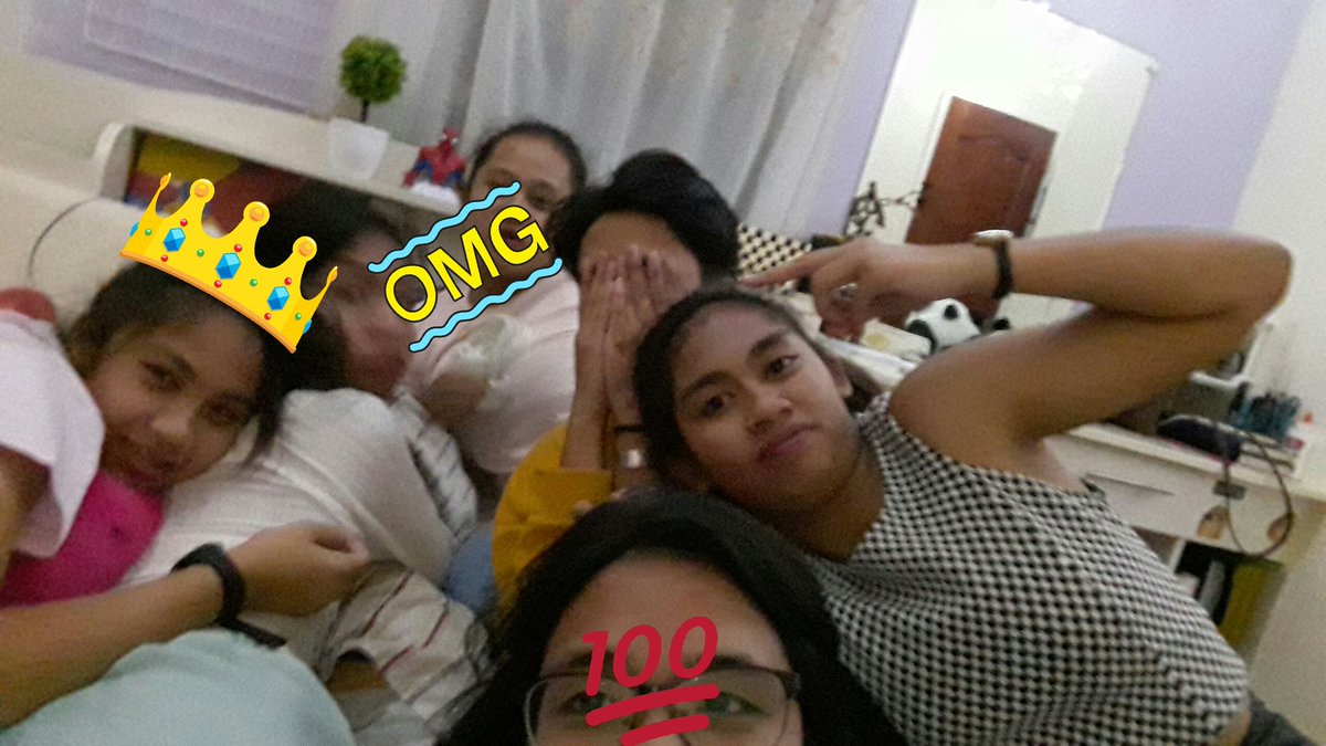 aniyalim's tweet photo. HAPPY BIRTHDAY BITCH🎉 @LEEYUHHHH https://t.co/xCdVMdrUIG