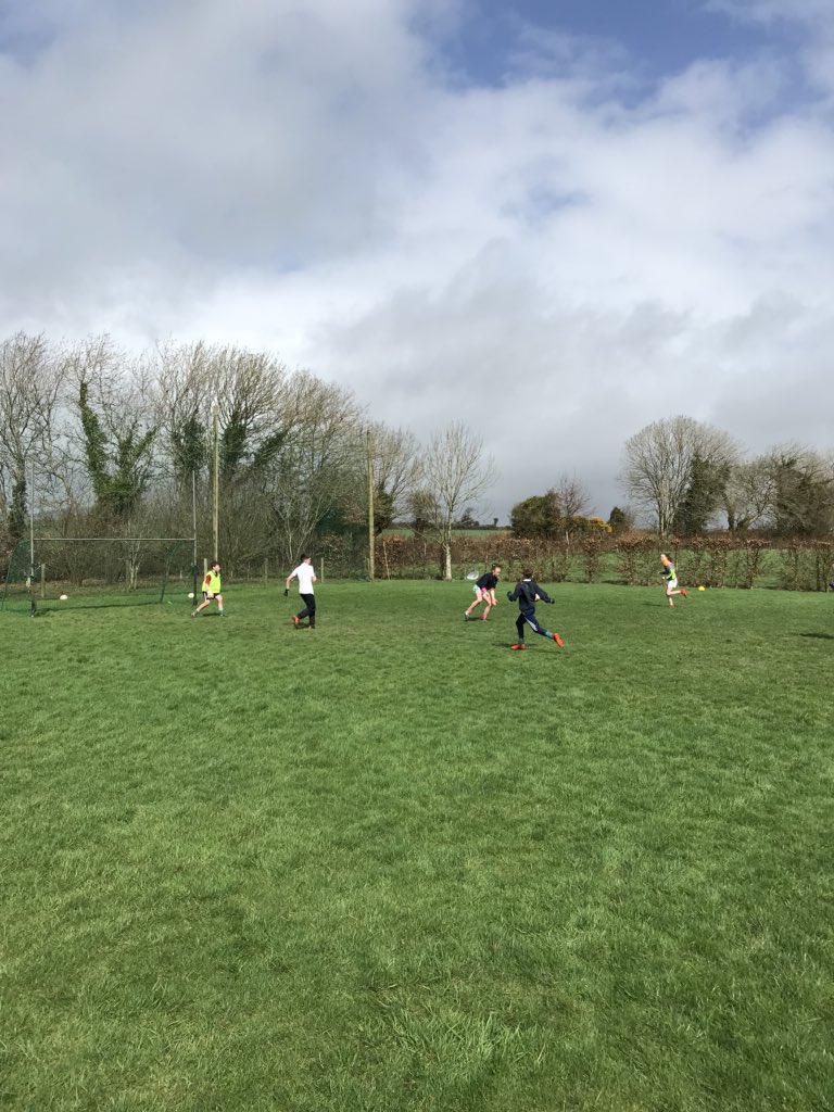 antomasterson1's tweet photo. Thanks to the kids of DonardNS... 😊 Great day spent coaching the skills of Gaelic Football to the older classes and Fun Games to the Infants .. Plenty of future stars on show @cloughbawn 👏🏻👏🏻👏🏻 https://t.co/MQmCA51Aqs