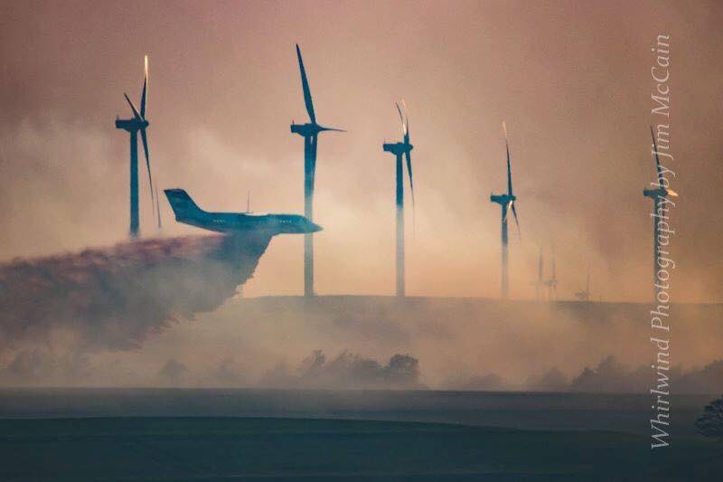 nasty_canasta's tweet image. Wow!!! What an image out of Oklahoma!!! #firebombers #aerialfirefighting #badassery