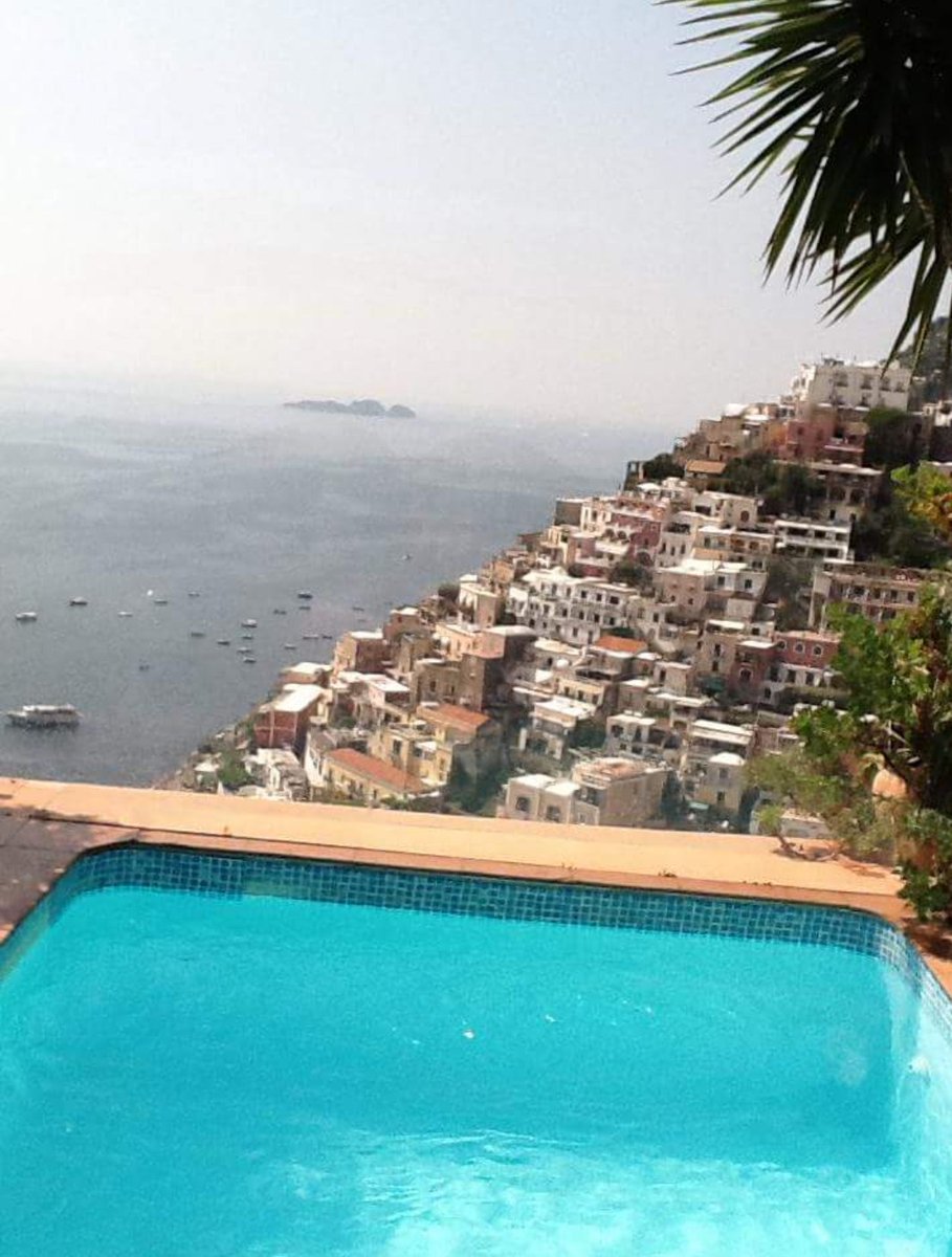 Jerry_Winkler's tweet photo. @VALENTiNE_1_ Bijna hetzelfde uitzicht 😉 #amalficoast https://t.co/5gcCn5yR52
