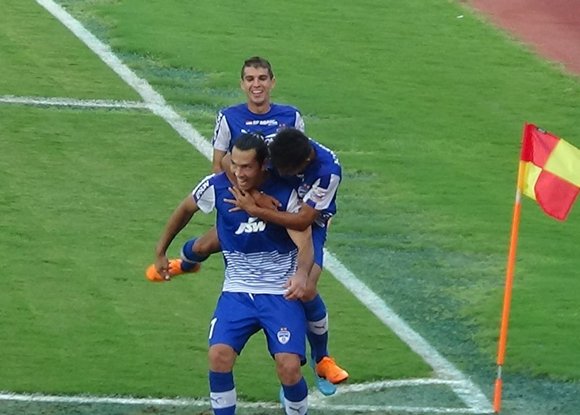 xtratimeindia's tweet photo. Super Cup 2018: Miku shines, as 10-man BFC knock Mohun Bagan out to go through to the final
https://t.co/WZ0lIDOmO9
#XtraTime #SuperCup #Miku #MBvsBFC #Football https://t.co/rNtG69hLOq