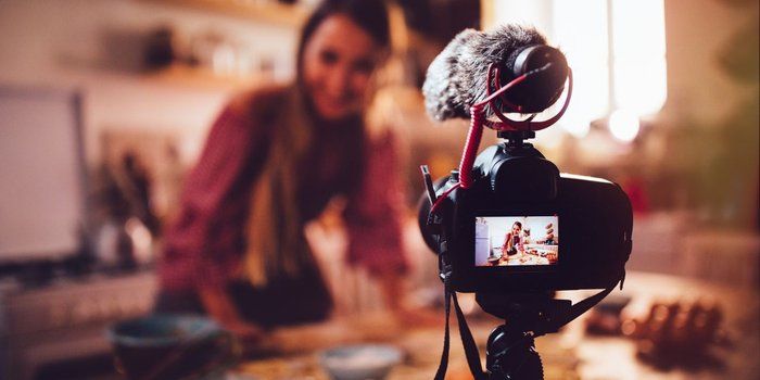 SarahMead78's tweet photo. 6 ways you can use YouTube to reach your target audience. #socialmediahacks  https://t.co/NnLVyY9kma via @LookSocialMedia https://t.co/q15tV4Cr7F