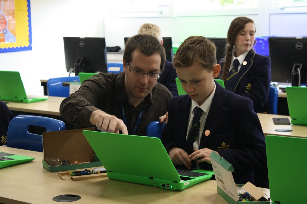 SJCSouthsea's tweet image. It&apos;s great to have the @GetPiTop team with us today to see how our Year 7 &amp;amp; 8 students are getting on with the pi-top technology! #STEM #StudentsThrive #SJCComputing #Portsmouth #Southsea