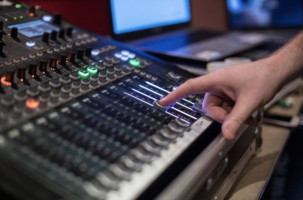 a_line_abz's tweet photo. Our team provides a flexible, reliable, technically excellent service to our range of clients - from corporate dinner to live music festival. Find out how we can support your next event: https://t.co/DLDhbrAgTh #EventSupport #ALineAudiovisual https://t.co/uCnh43534s