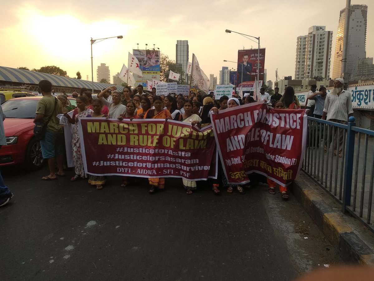 dyfinavimumbai's tweet photo. March for Justice and Rule of Law
#JusticeforAsifa #JusticeforUnnaosurvivor
#ConvictSengar #DumpBJP
#DYFI- #AIDWA-#SFI-#PSF https://t.co/tH4H1a74Xa