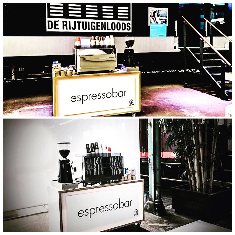 1 super locatie, 2 loei goeie Baristi en heel veel koffie!
Vandaag in de @rijtuigenloods zijn @goslingcoffee &amp; @lesleyvos aan het knallen!