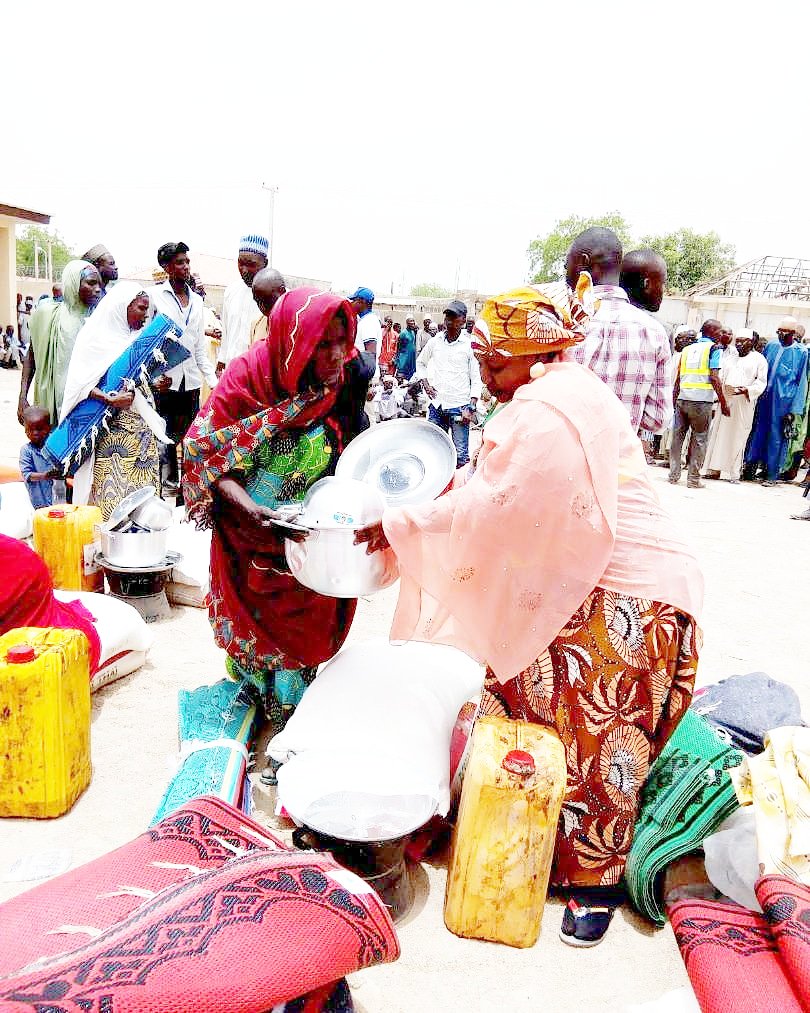 BornoYoung's tweet photo. April 2018
Fatima Mohammed Abbas Agency's IOM
The Borno State Emergency Management Agency (BOSEMA) has commenced the phase two distribution of food items in Bama Internally Displaced Persons (#IDPS) Borno State. #Humanitarian #Returness #IDPs #Fooditems #Bama #Borno #Peace https://t.co/rWqWjp9M48