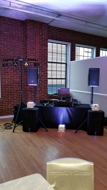 Nice minimalist setup for a awesome wedding at the Kingston building in Johnson City