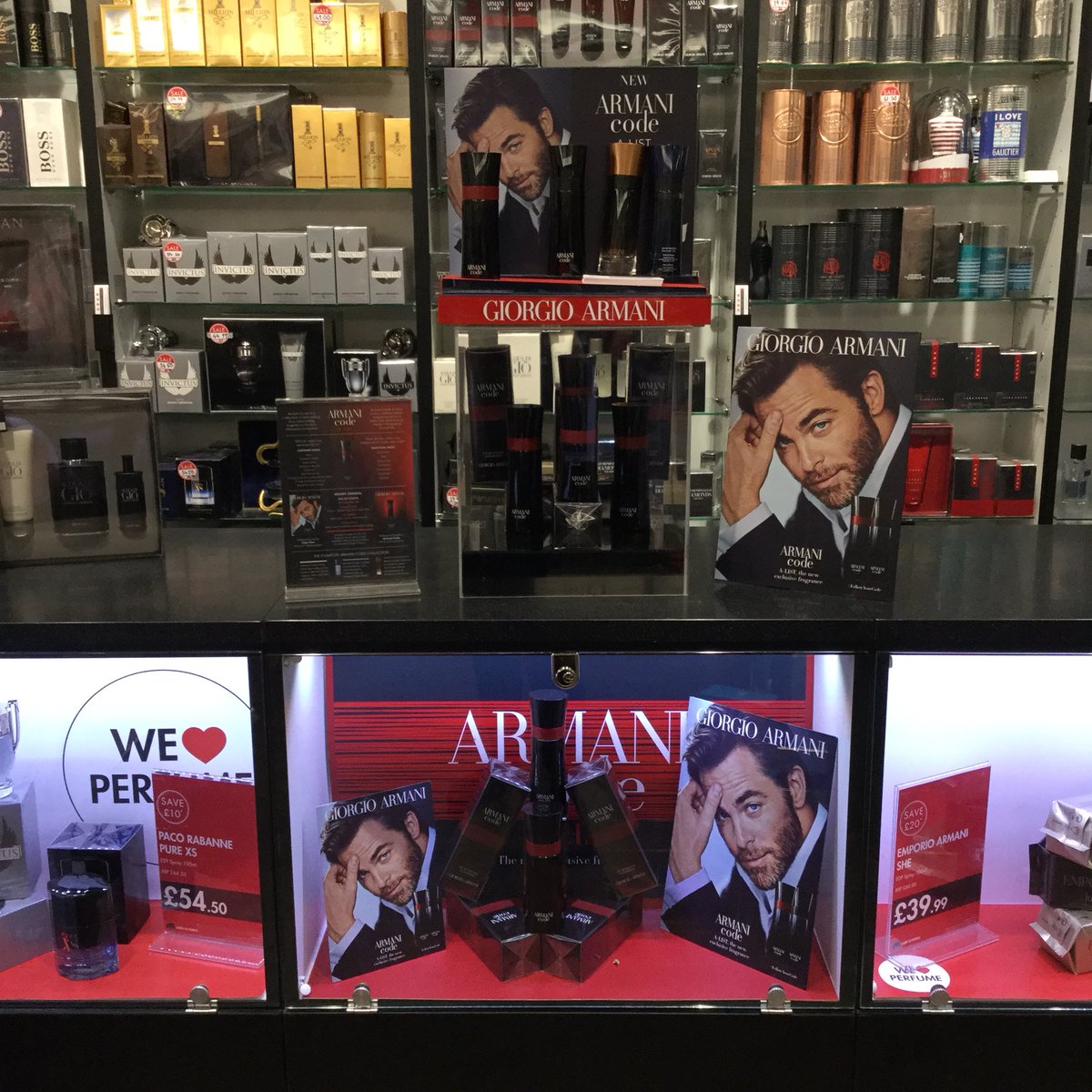 TPShemel298's tweet photo. π€β€οΈ Weβre Code crazy here at @TPShemel298 π Try the complete collection in store. We even have a free Giorgio Armani bag with the A-List π Fall in love with our new exclusive fragrance from Armani β€οΈπ€ #followyourcode #codealist #giorgioarmani #welovenew https://t.co/NIxJVP88b9