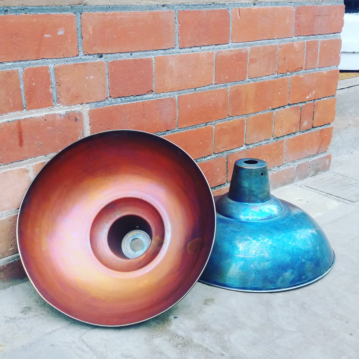 thebrushhouseuk's tweet photo. Shades, shades and more shades! Delivery day 📦🚚
@thekandletree
#lighting #shades #frenchgrey
#duckeggblue #black #rustyiron #rust #lights #homedecor #interiordesign #study #kitchen #dinningroom #hall #vintage #WDYT #gloucester #gloucester #hooks #antique https://t.co/gQDlvjbNQM