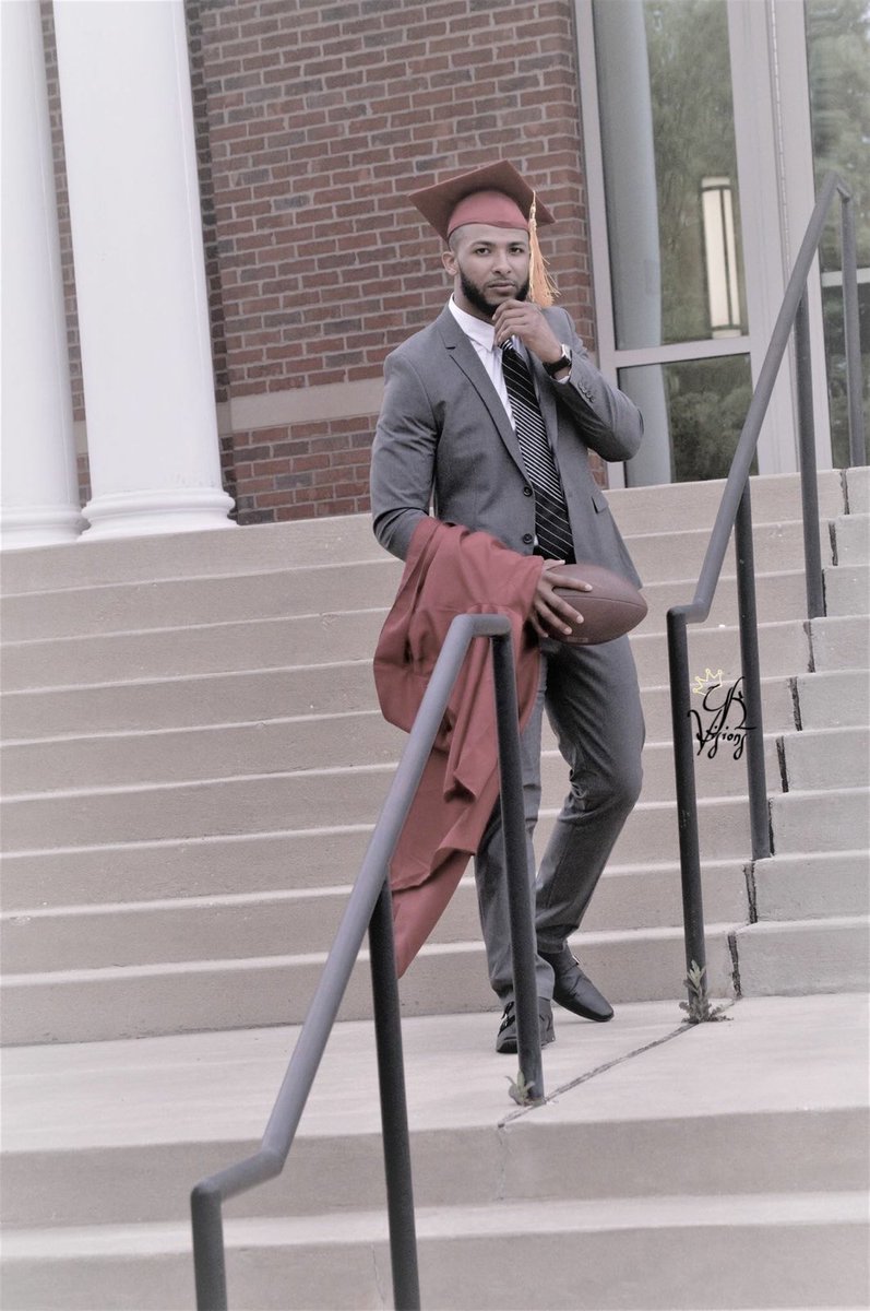 QuezYk1000's tweet photo. Skegee Made โผ๏ธ BamaHBCU #skegeefootball #skegeegrad https://t.co/IEFpQYBbgv