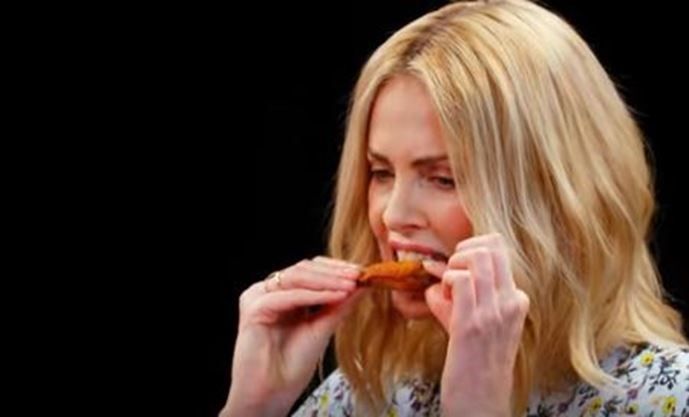 Charlize Theron gives #HamOnt hot sauce a boost thespec.com/living-story/8… https://t.co/EZ480eqaq1