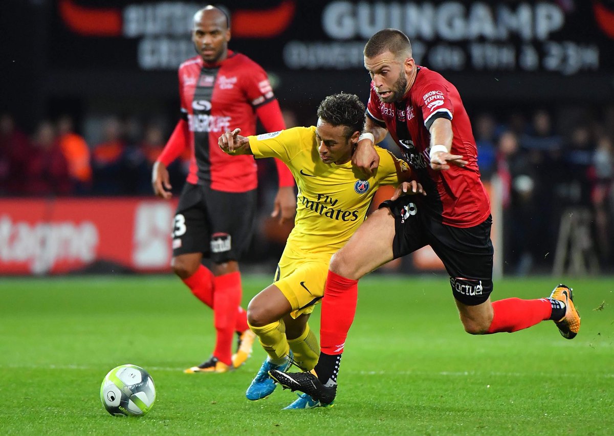 ODDSbible's tweet photo. 👥 Village population of 7,000 
💰 Annual budget less than Neymar's salary
🇫🇷 11th in Ligue 1

En Avant de Guingamp, the most overachieving team in Europe 👏 https://t.co/8LuA015UEK