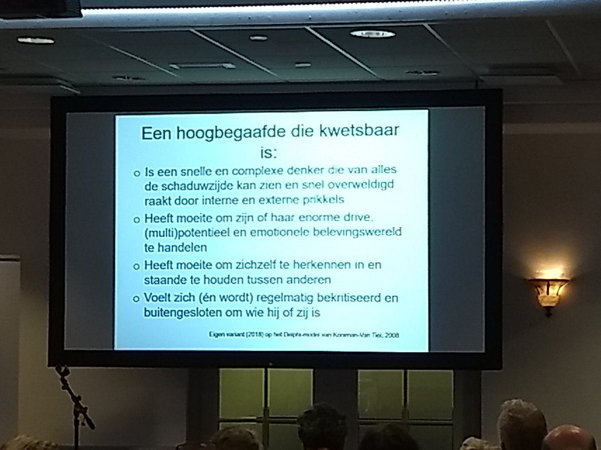 BryantHeng's tweet photo. Sessie over Hoogbegaafden en Gezondheid door Esther Backbier en Manon Savelkoul  @IHBV_ @NoviloTalent #congres #zeist https://t.co/0OZrpf460o