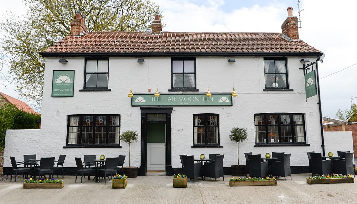 EarnestTour's tweet photo. We can't wait to head over to the beautiful #York #Newton pub (and our wonderful sponsors) @halfmoonnewton whilst we are in @YorkTheatre this week! https://t.co/uBQudzRFNQ