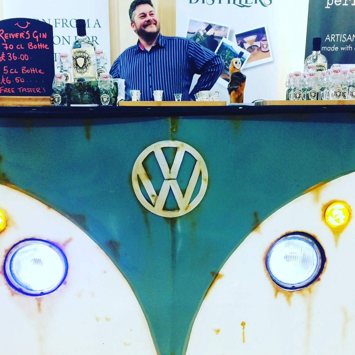 Selkirkdistill's tweet photo. Our own Mr Myatt with his amazing VW Camper bar creation @ West Coast Fest. We'll be at Lockerbie and Leith Farmer's Markets this weekend. Hope to see you there! #scottishgin #vwcamper https://t.co/CLBTJGyjuH