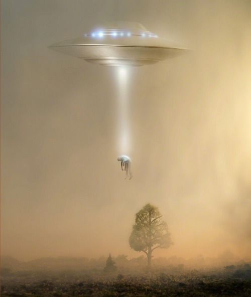 OneiricOmnestar's tweet photo. #NobodyGetsOutOf the tractor beam of a spaceship. Not even #Starlord, lol. https://t.co/pknUWWrfk7
