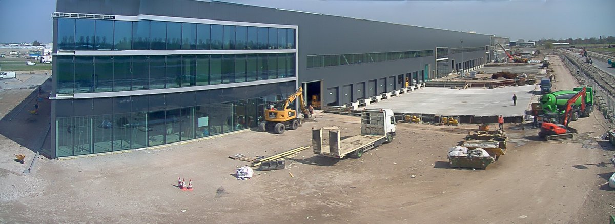 Er is veel gebeurd sinds start bouw in oktober 2017. AMS Cargo Center van Built to Build en Proptimize is bijna voltooid. Verwachte oplevering zomer 2018. Bekijk de livestream: webwatch.nu/projecten/slp-…