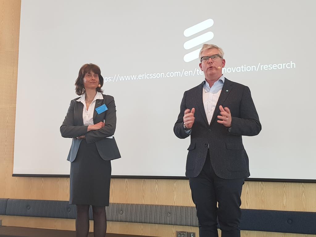 PWallin_'s tweet photo. Med @sippia på en spännande och inspirerande dag hos @ericsson. Sara Mazur och Börje Ekholm avslutar Ericsson Open Research day. #innovation #5gnetworks #sipnytt #Ericssonstudio https://t.co/hAV3DrhsMn
