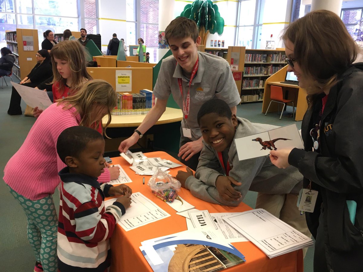 CincyMuseum's tweet photo. It’s #NationalVolunteerWeek and we love our @CMCYouthProgram! It's a program designed to enhance the confidence &amp; success of its members and they've been volunteering at @cincyartmuseum &amp; in the community during our restoration! https://t.co/sAndwpBVq6. @PointsofLight #NVW https://t.co/UfVrgqhCqt