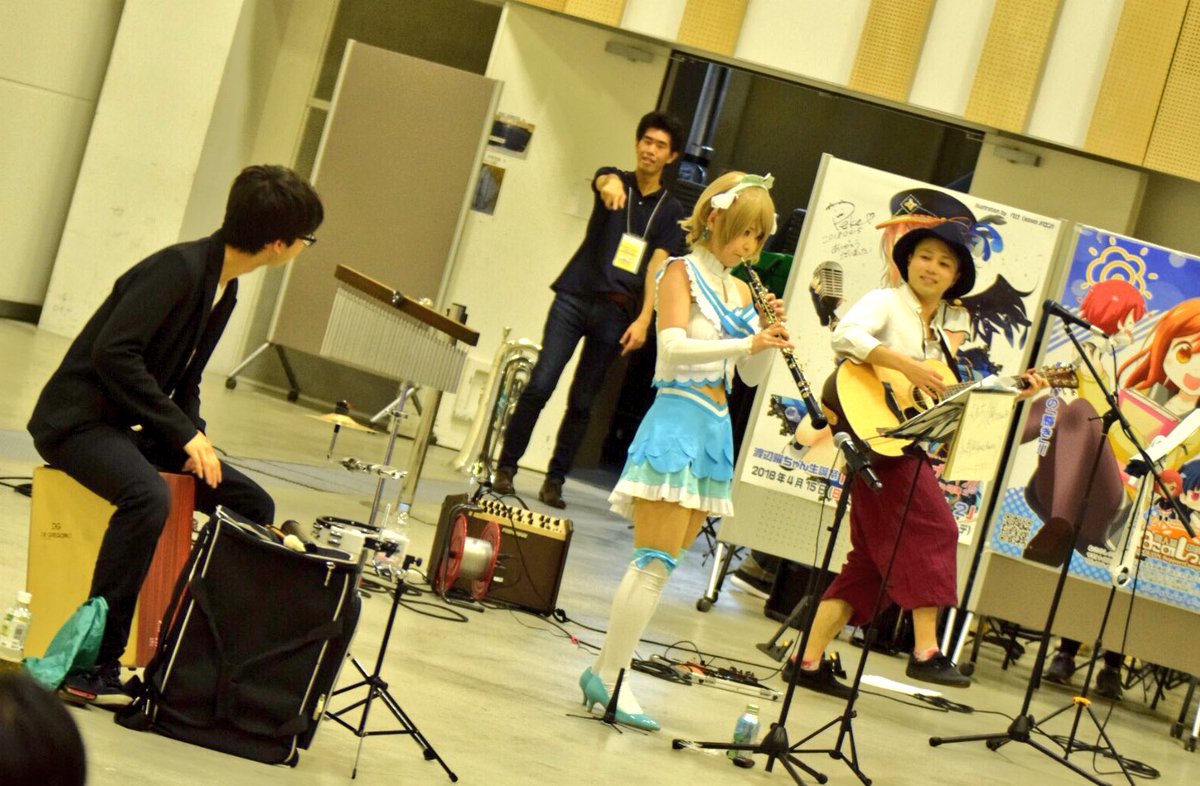 shining_birds's tweet photo. 遅れてしまいましたがAqu男さん、よねちさんのアフターイベントの演奏とても良かったです！初め一歩を踏み出した場所でまた聴けて良かったです！Aqu男さん結成1周年おめでとう🎉

＃shiningbirds
#僕ラブ4 
#よねち
#Aqu男
#ラブライブサンシャイン
#トマトヨキソバ https://t.co/8K44QTY7NY