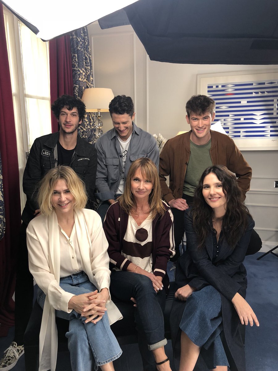 ComSegall's tweet photo. Junket de MILF de @axellelaffont avec #virginieledoyen #mariejoseecroze @MatthiasDandois @VictorMeutelet #waelsersoub cc @STUDIOCANAL #julienmadon #sortiele2mai https://t.co/zbFNB5mCKG