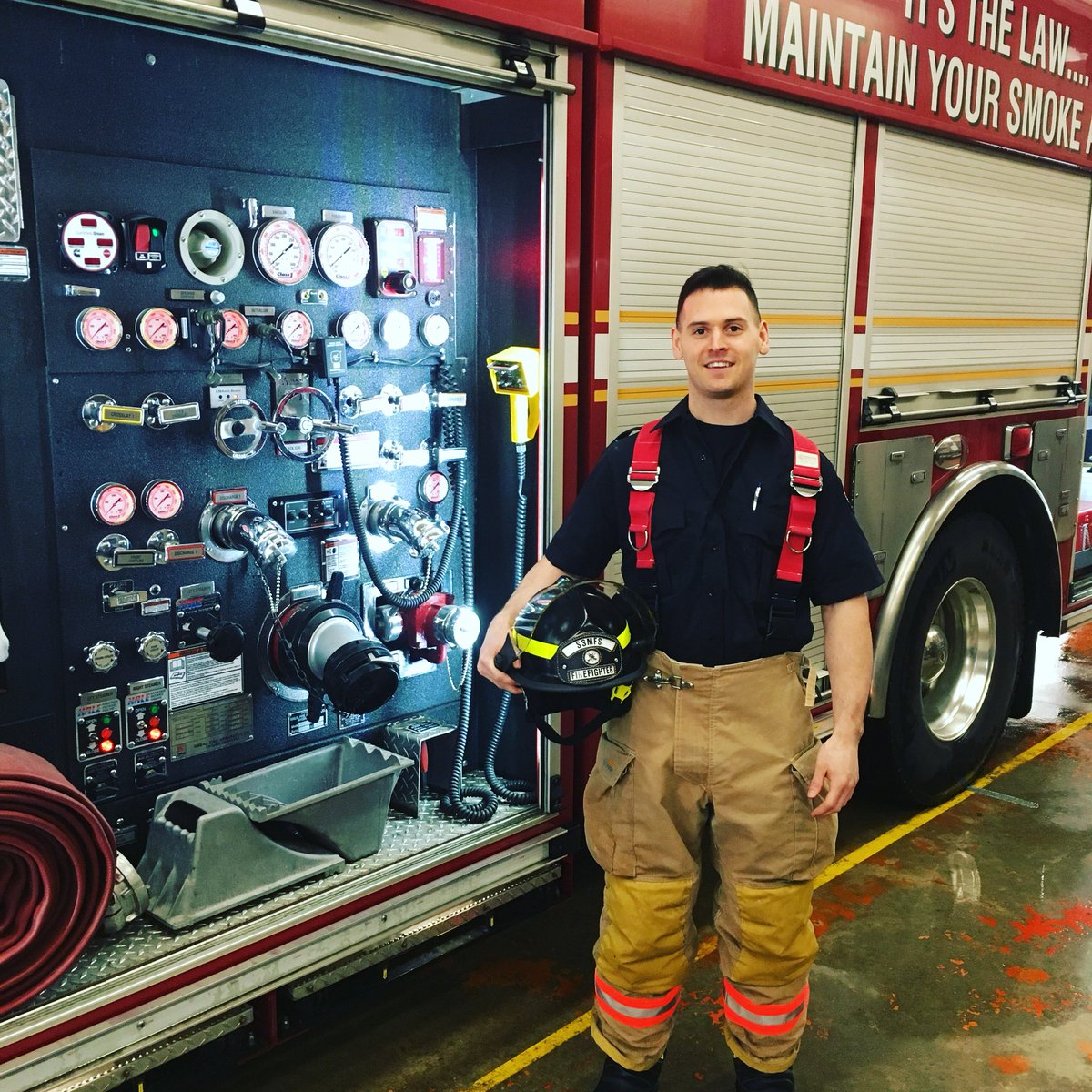 Welcome to the newest addition to the Sault Fire team - #firefighter Alex Garon. #firesafe https://t.co/JNXu8qkkks
