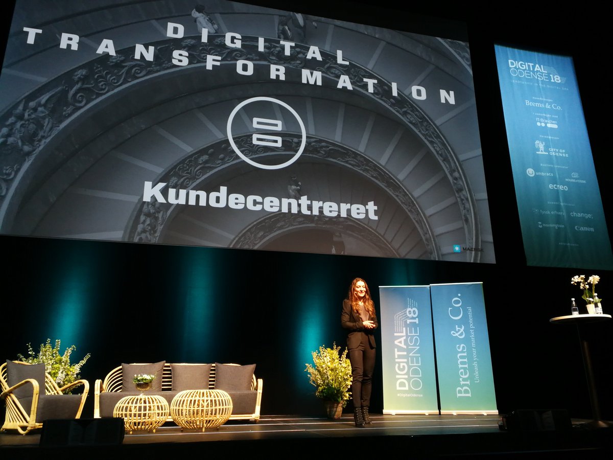 DigitalOdense's tweet photo. @saxberg: "Digital transformation er kundecentreret. Det handler om at servere de rette produkter til de rette personer, på de rette tidspunkter. Det kræver gentænkning af forretningsmodeller, og nye indtægtskilder og kundeoplevelser". #digitalodense #blådanmark #digidk #dktech https://t.co/DC2TD7PPw7