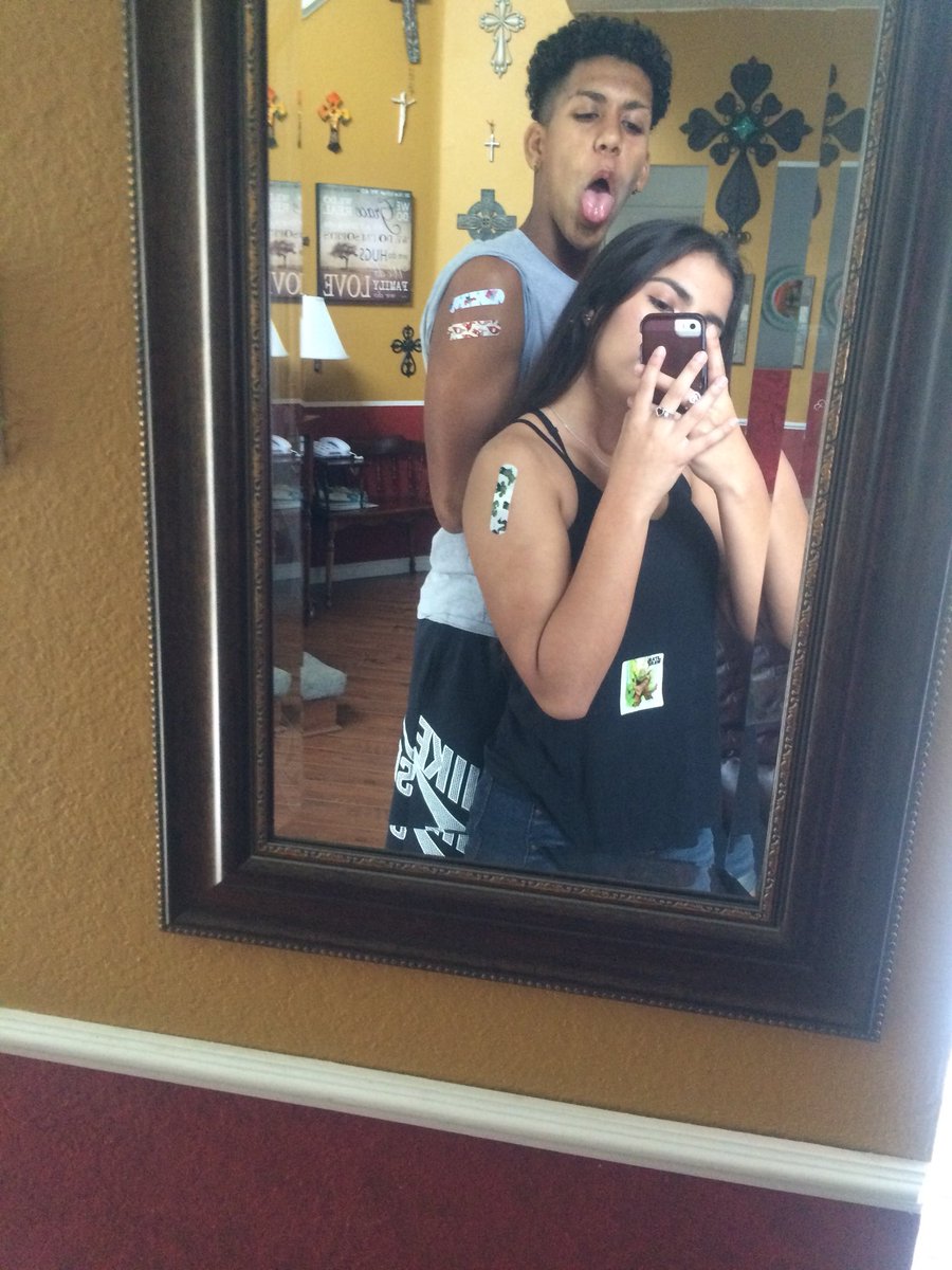 rena_oxox's tweet photo. Happy Birthday to a day 1 🎉 got you through anything fam have a blessed one 🙏🏼💕 https://t.co/2DO6VOsxyX