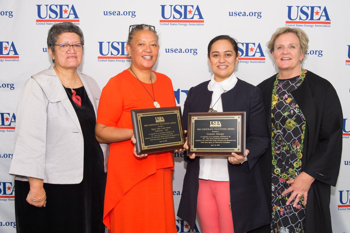 USEnergyAssn's tweet image. Honored to present @ContactEnergy &amp;amp; @NgaiTahu w/ the 2018 @USEnergyAssn Corporate Volunteer Award for working w/ #KenGen on community engagement under @PowerAfricaUS. Thank you for helping to advance #powerdevelopment and #energyaccess in Kenya. #USAIDTransforms #PowerAfrica