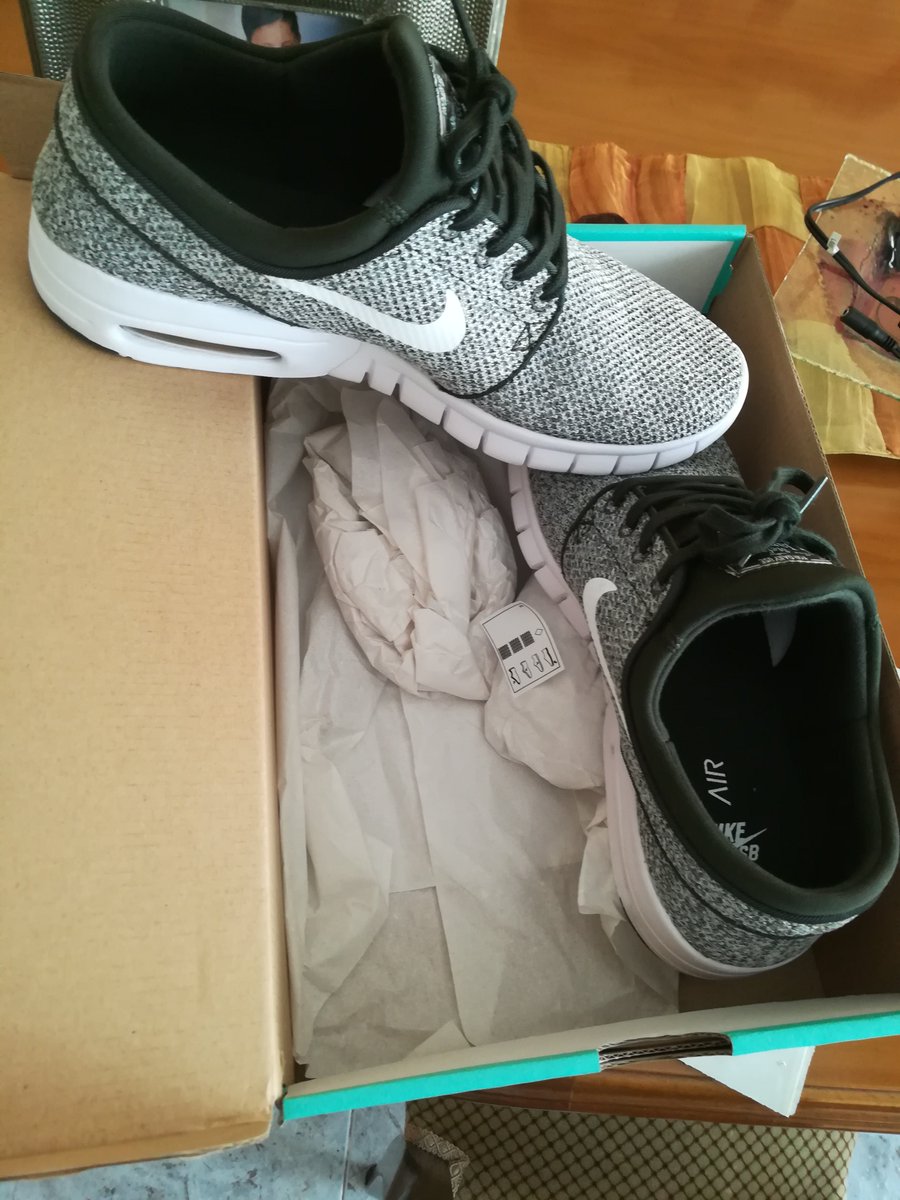 enterat's tweet photo. JAVIER ha ganado el concurso de @AtlasStoked y se ha cogido estas Nike tan bonitas... ¡que des muchos pasos con ellas!
#premiosENT https://t.co/9dyqZh4st1
