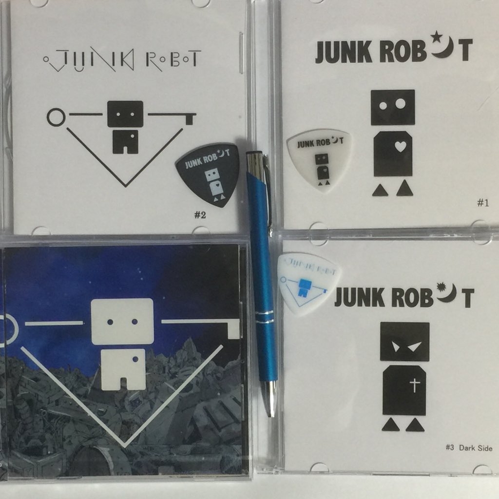 mototamahiroi's tweet image. ツイッターの通知が来ないトラブルのため、発売開始に気付くのが遅れて、ようやく @junk_robot_ofic  Junk Robot の新しいCD、ピック、青いボールペンを手に出来ました。通勤時、車の友が増えました。

去年はGWのハグロック行けなかったので、今年は5月3日、空けて待っています。 #junkrobot