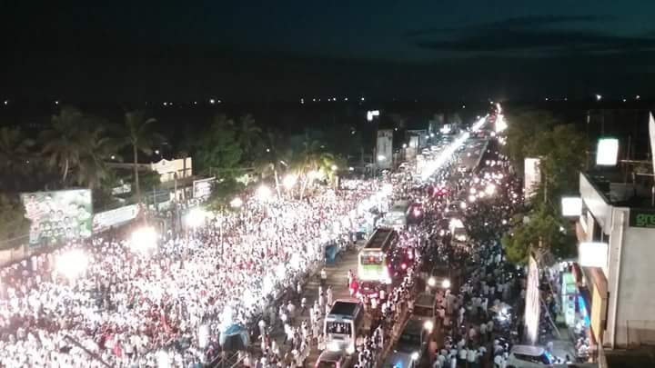 leninvengai's tweet photo. ஸ்டெர்லைட் கம்பெனி இருந்த இடம் தெரியாம ஆக்குறதுக்கு இந்த கூட்டத்துல கால் வாசி தொண்டர்கள் படை போதும்... power of #TeamTTV #BanSterlite #Tuticorin #TTVDhinakaran @TTVDhinakaran @VSenthilbalaji #TTV4STERLITE_BAN https://t.co/uiWU1CHe50